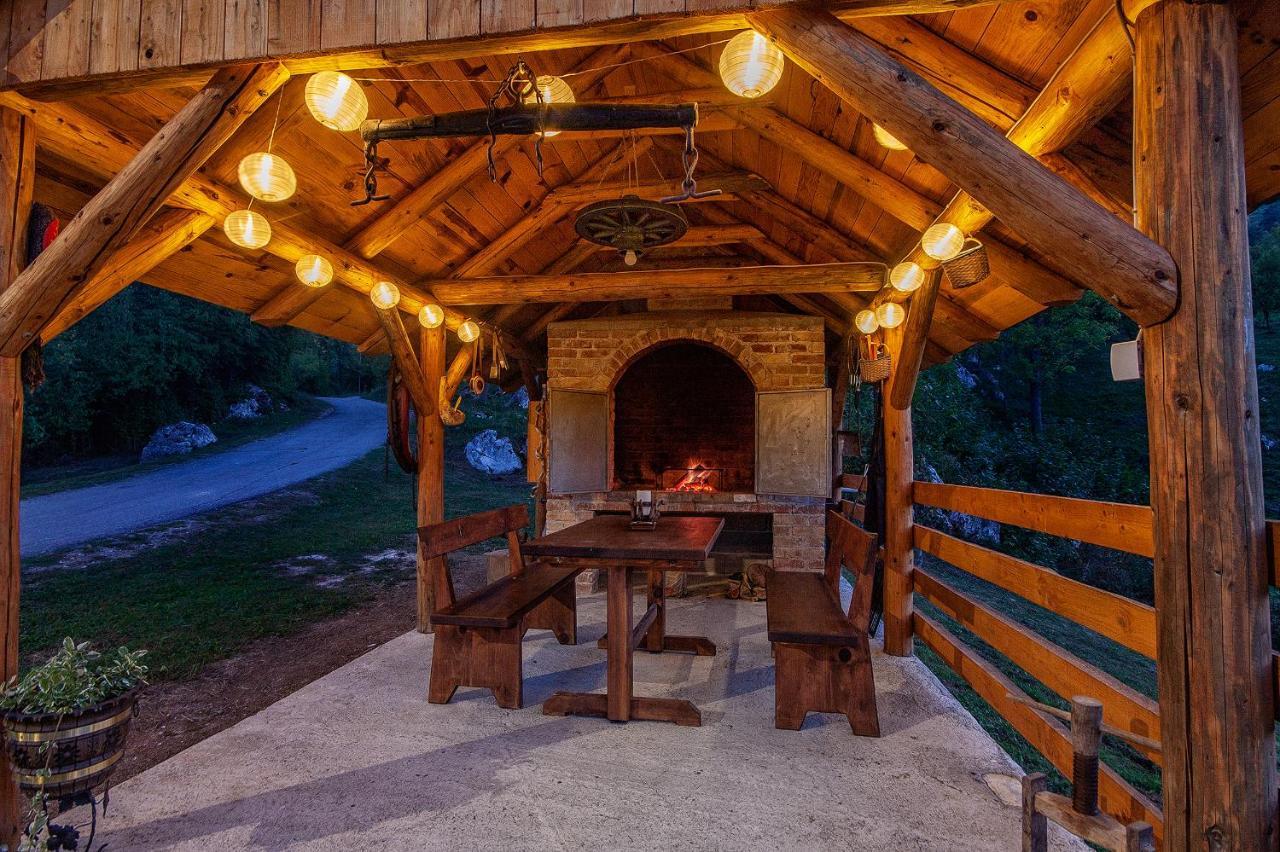Father'S Land Rakovica Extérieur photo